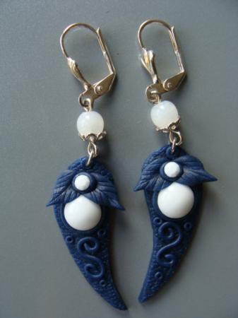 boucles d'oreilles feuilles bleu marine/blanc